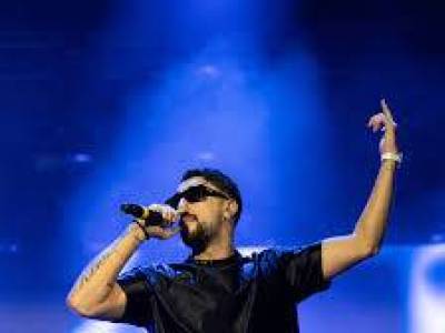 KKevin édesanyja meglepő vallomást tett: „Néha égnek áll a hajam a fiam zenéitől”