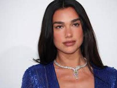 Dua Lipa pert zúdított az elektronikai cégre