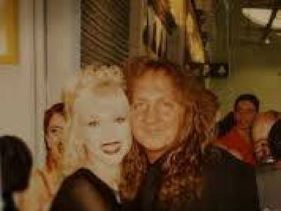 Így ölelte Zámbó Jimmy Nyertes Zsuzsát