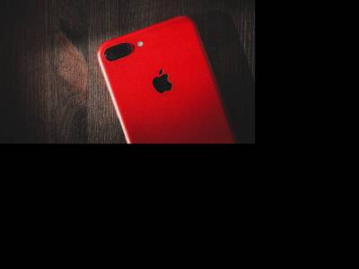 Zuhan az Apple, aggódik a piac az új iPhone miatt