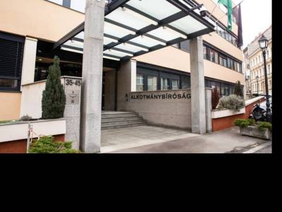 Devizakárosultak panaszait tárgyalja az Alkotmánybíróság