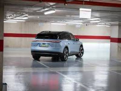 Átbillent a világ: már minden negyedik új autó elektromos