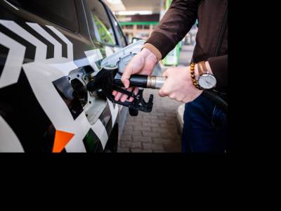 Újabb sokk jöhet a benzinkutakon