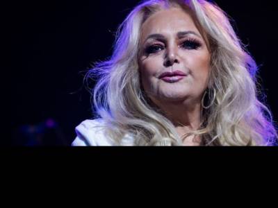 Újra kellett éleszteni a 74 éves Bonnie Tyler énekesnőt